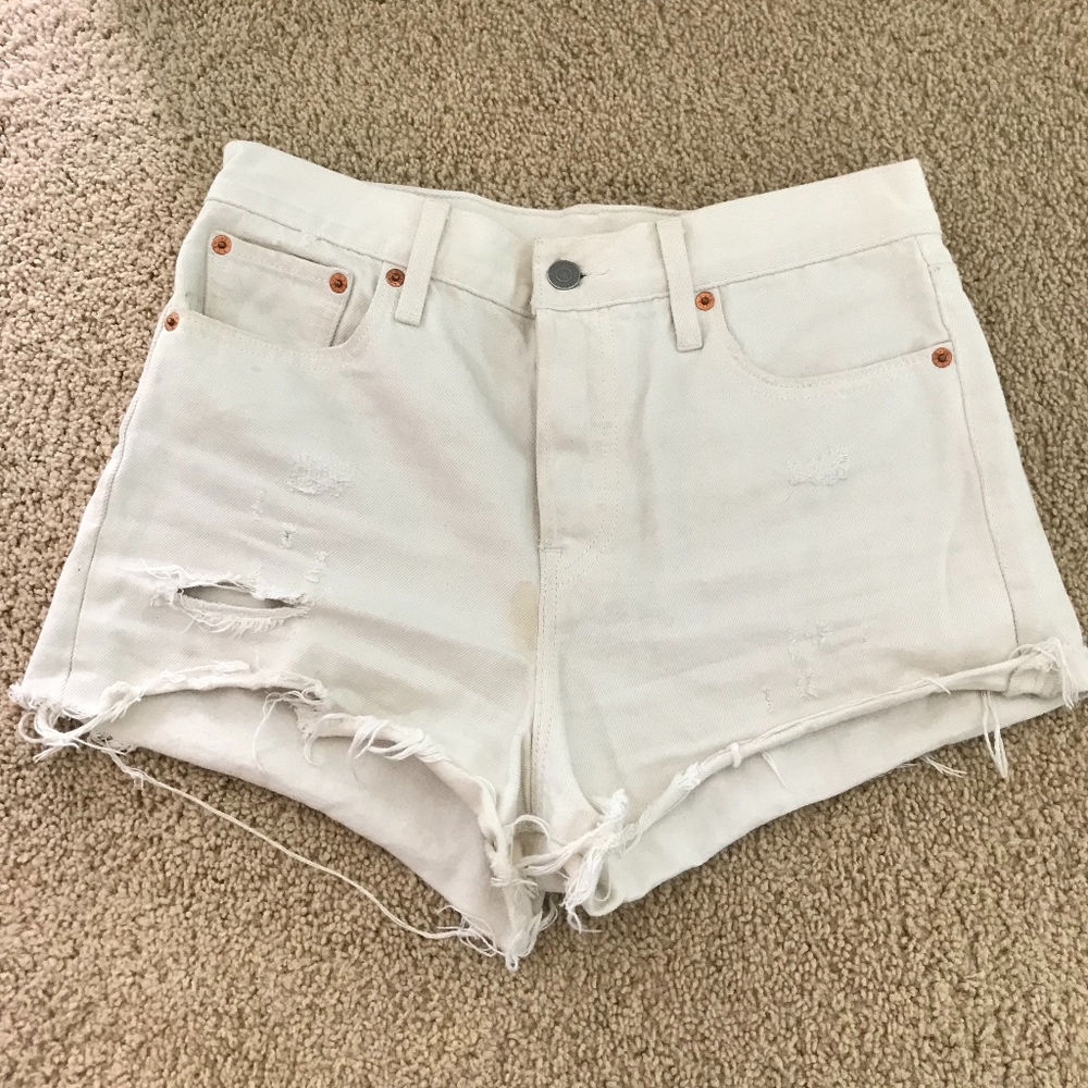 High-rise Levi's white denim shorts